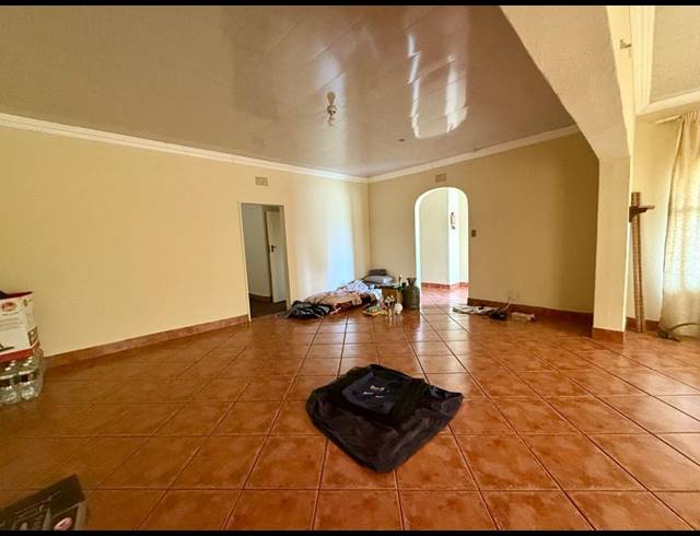 3 BEDROOM HOUSE FOR SALE IN VANDERBIJLPARK CE 3